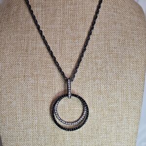 Chic Gunmetal Circle Necklace/Eyeglass Holder
